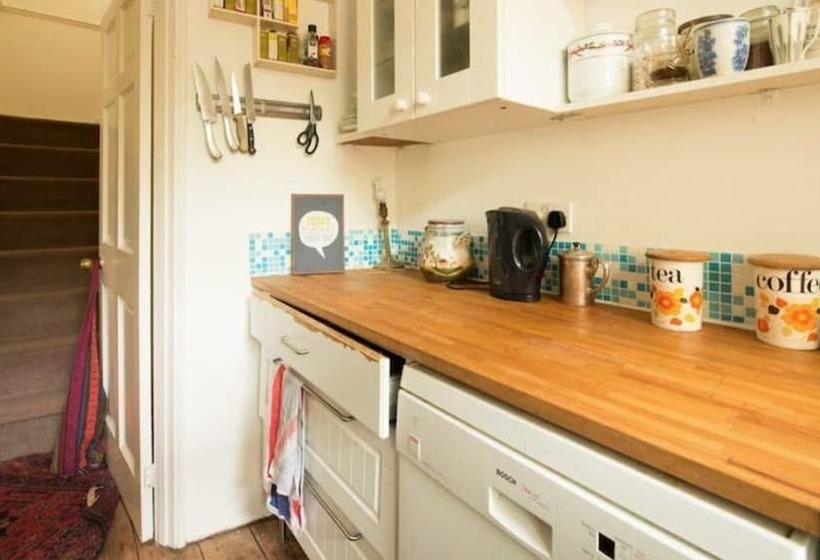 Резиденция Kynsham House