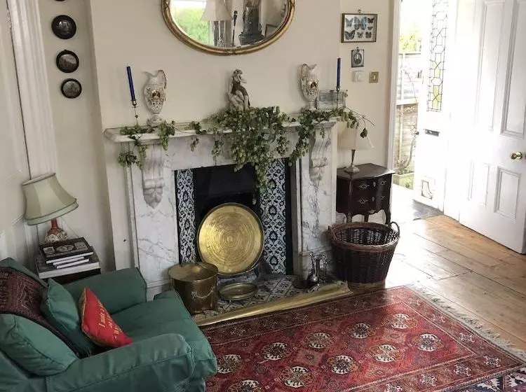 اقامتگاه Kynsham House