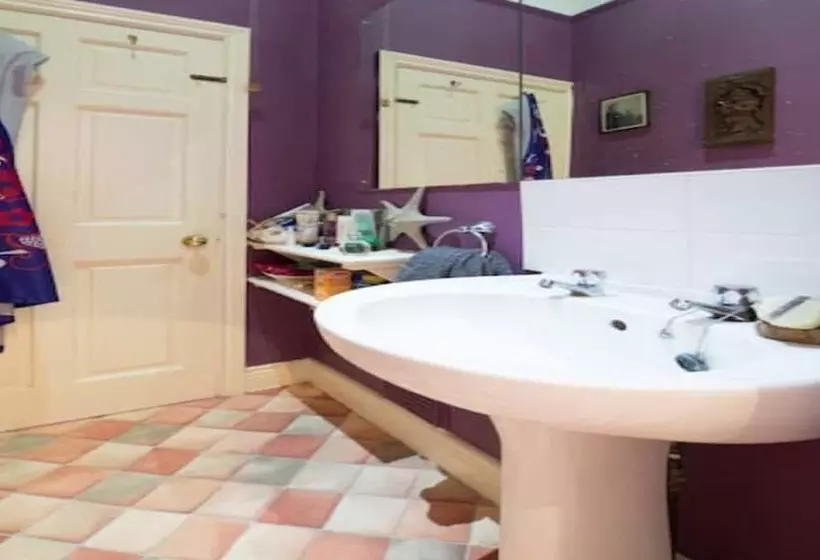 اقامتگاه Kynsham House