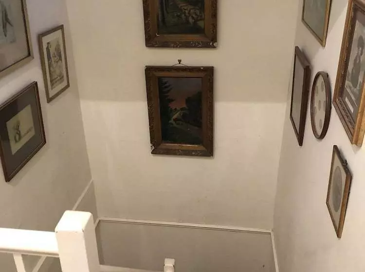 اقامتگاه Kynsham House