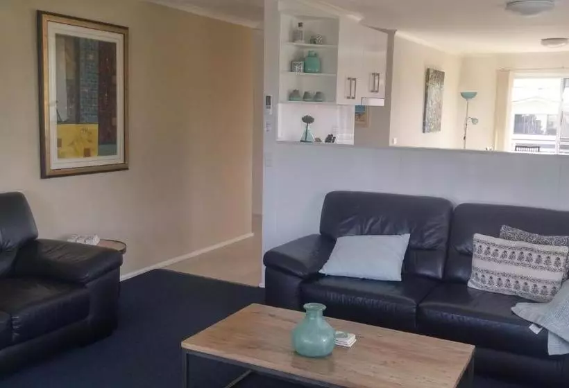 هتل Apollo Luxury Apartments