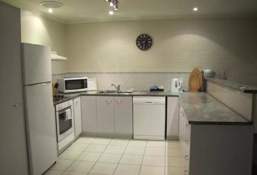 هتل Apollo Luxury Apartments