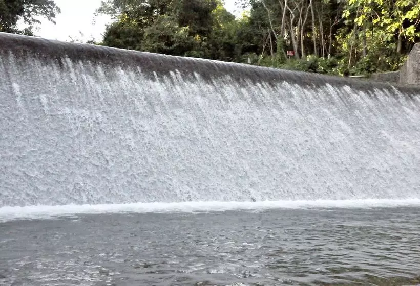 ホテル Hau Eco Lodges Citumang Pangandaran