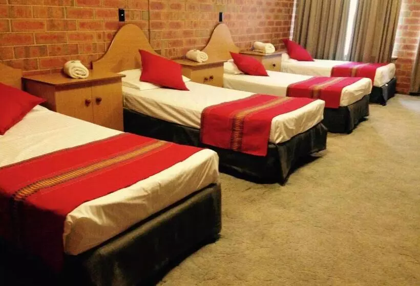 Hotelli Pooraka Motor Inn