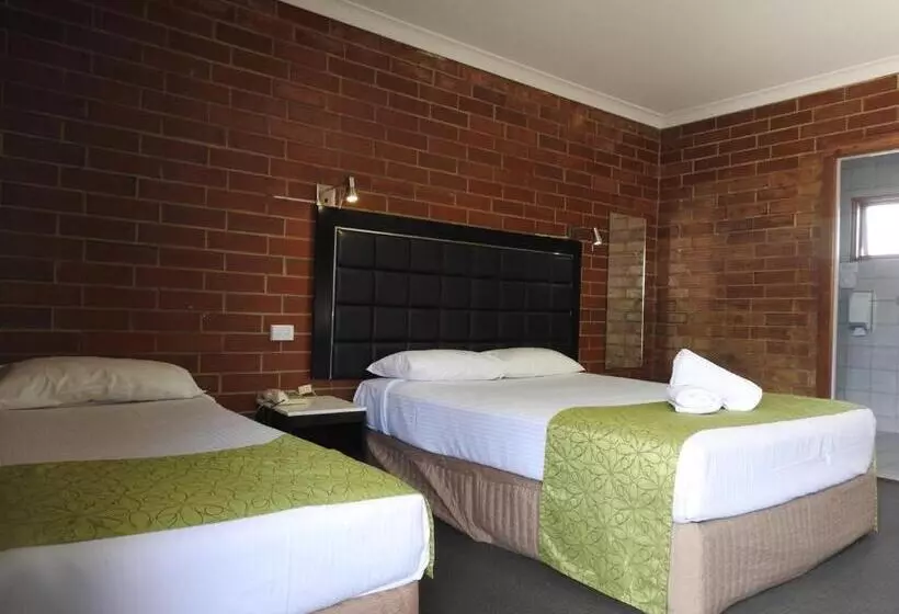 Hotelli Pooraka Motor Inn