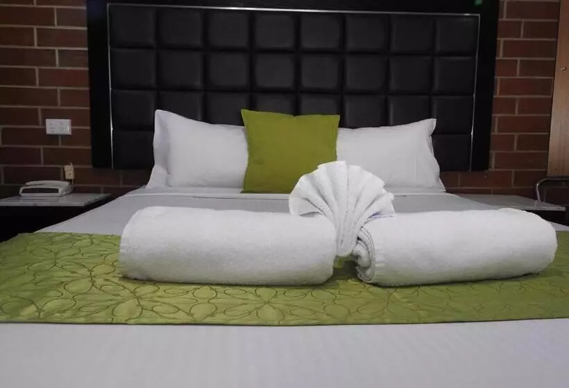 Hotelli Pooraka Motor Inn