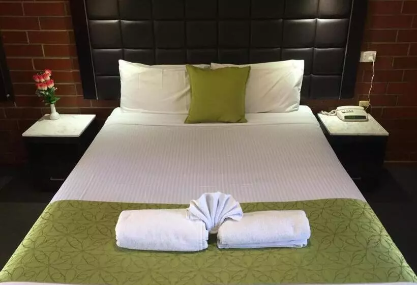 Hotelli Pooraka Motor Inn