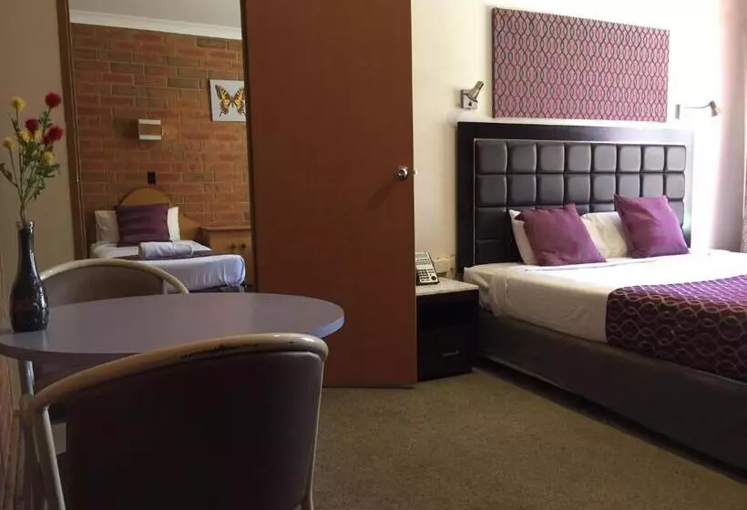 Hotelli Pooraka Motor Inn