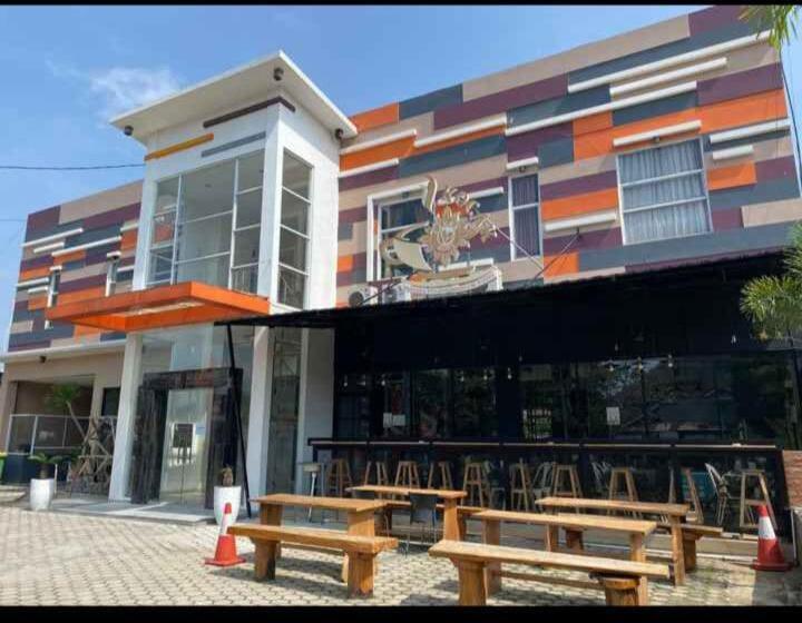 Отель Regency  Pringsewu