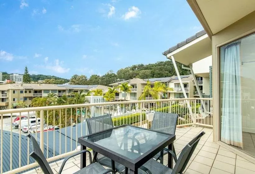 Hotelli The Village Holiday Apartments At Burleigh