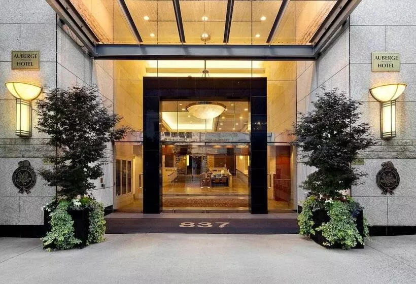 فندق Auberge Vancouver