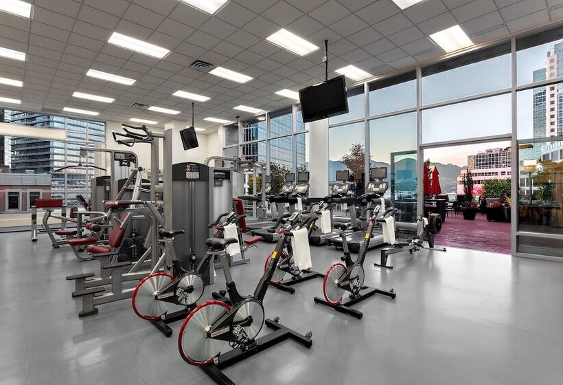 هتل Auberge Vancouver