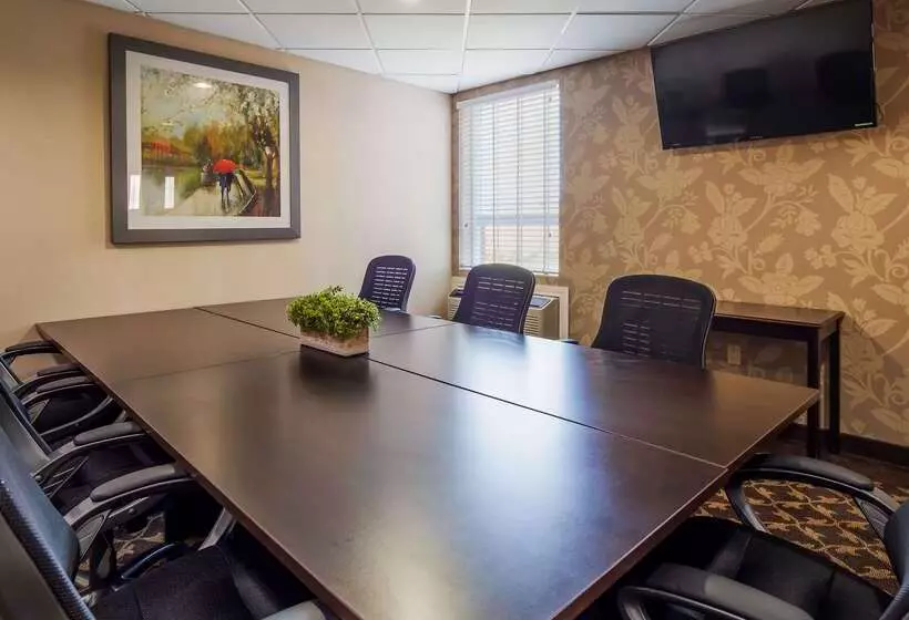 酒店 Best Western Plus Bowmanville