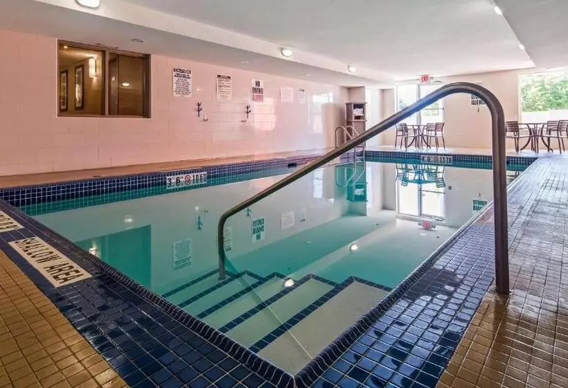 酒店 Best Western Plus Bowmanville