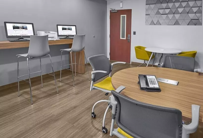 בית מלון כפרי City Express By Marriott Ciudad Juárez