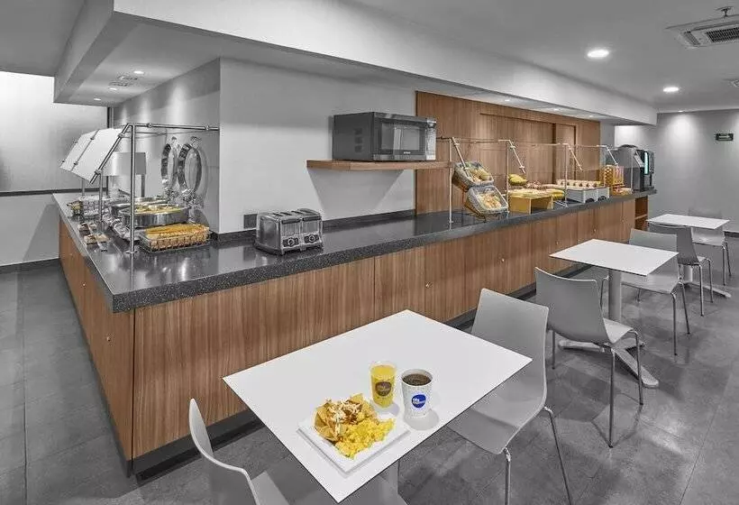 בית מלון כפרי City Express By Marriott Ciudad Juárez