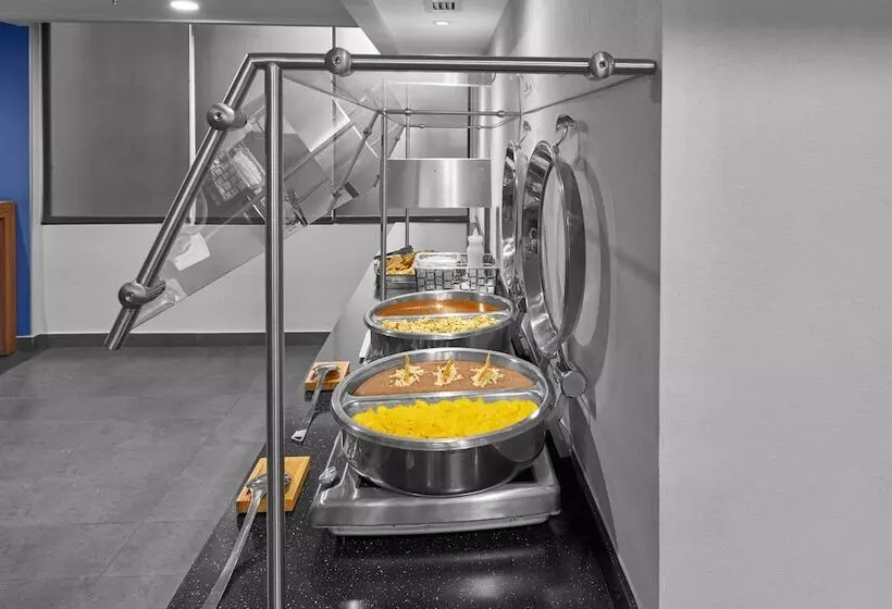 בית מלון כפרי City Express By Marriott Ciudad Juárez