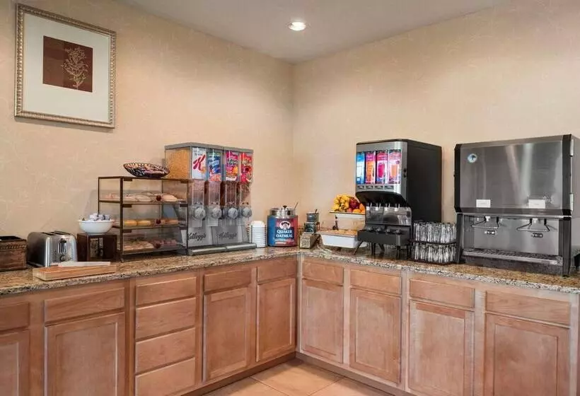 Отель Country Inn & Suites By Radisson, Stevens Point, Wi