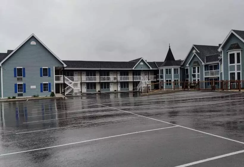 酒店 Falls Lodge & Suites