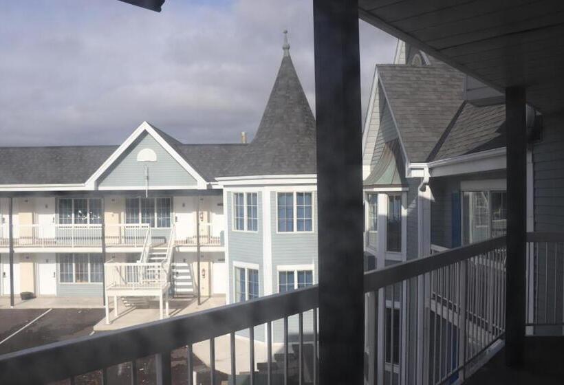 هتل Falls Lodge & Suites