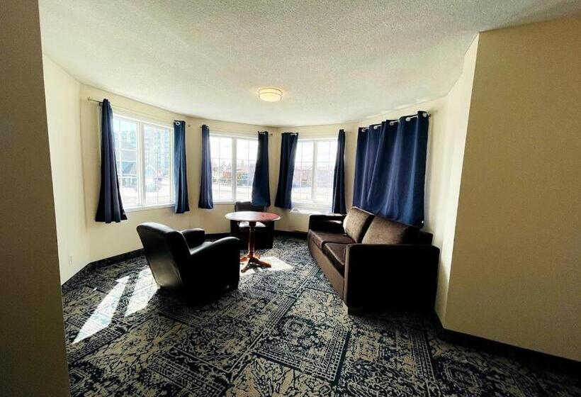 هتل Falls Lodge & Suites