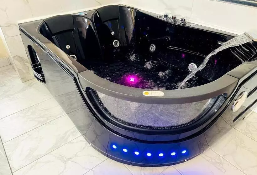 酒店 Falls Lodge & Suites