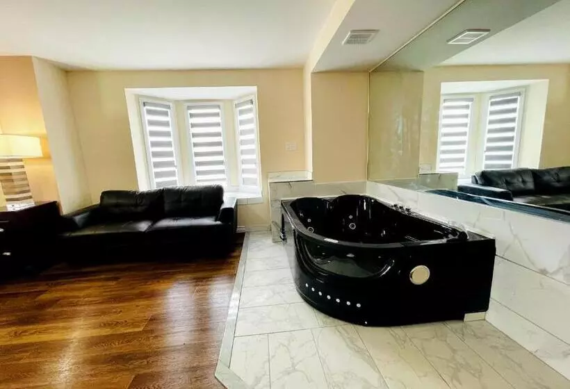 酒店 Falls Lodge & Suites