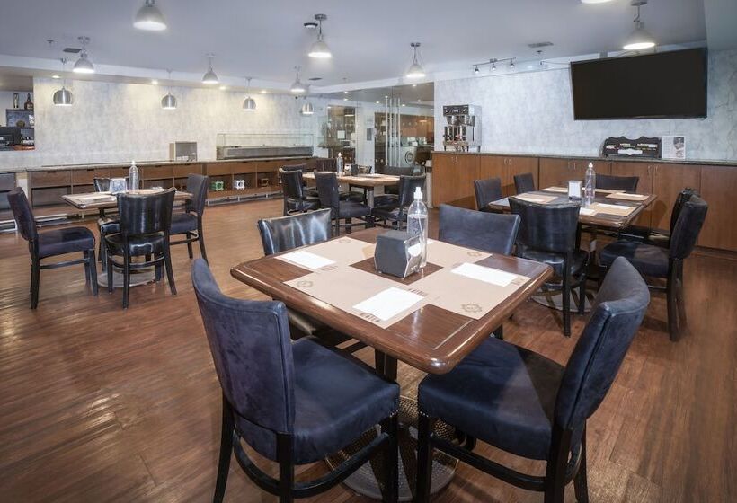 هتل Four Points By Sheraton Saltillo