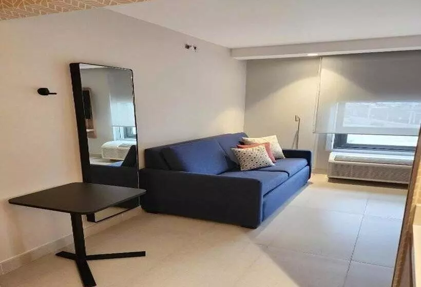 ホテル Hampton by Hilton Saltillo Zona Aeropuerto