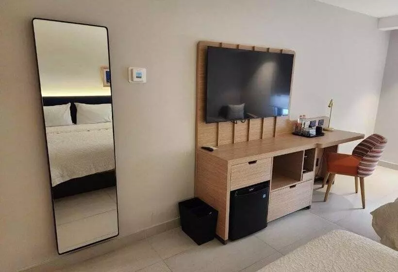 ホテル Hampton by Hilton Saltillo Zona Aeropuerto