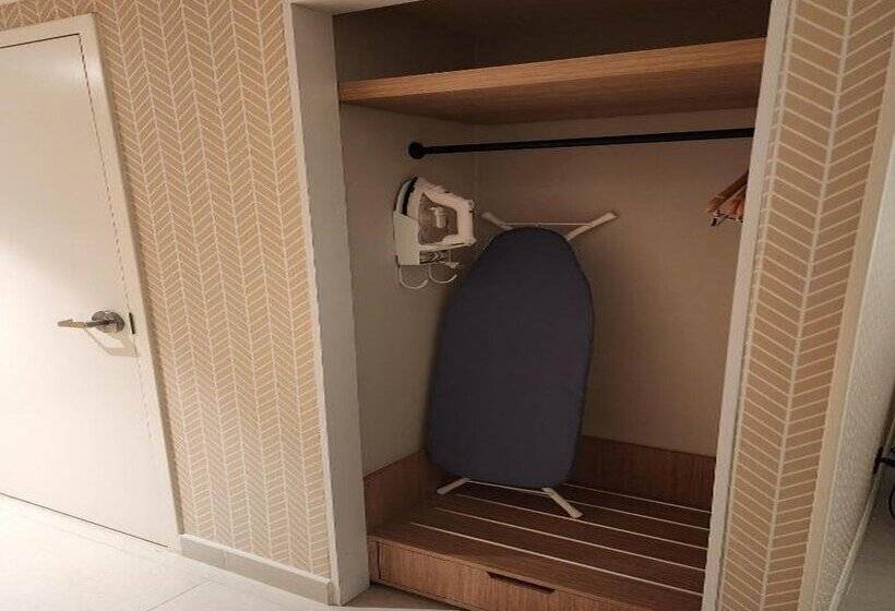 هتل Hampton by Hilton Saltillo Zona Aeropuerto