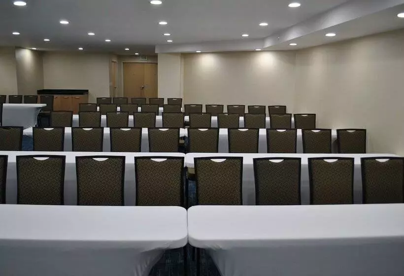 호텔 Holiday Inn Express Toluca, An Ihg