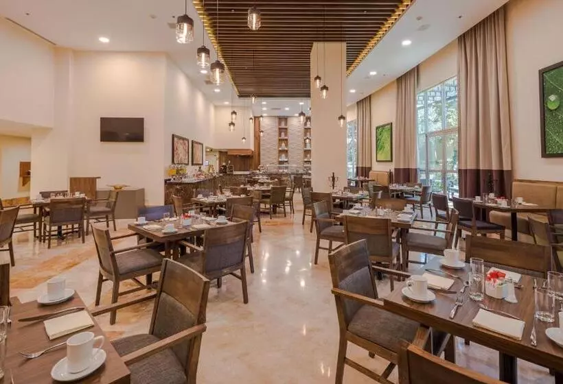 ホテル Holiday Inn Monterrey Valle, An Ihg