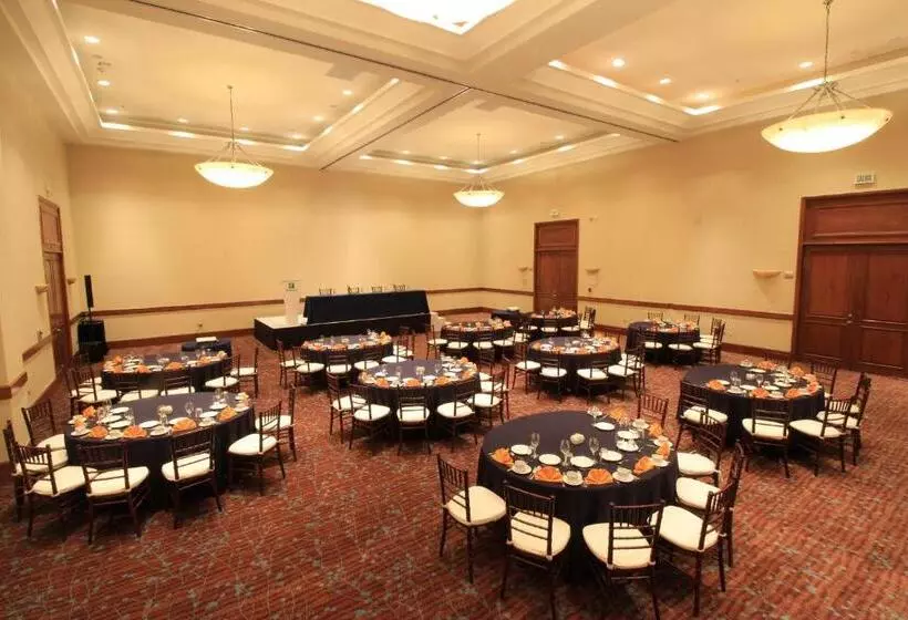 ホテル Holiday Inn Monterrey Valle, An Ihg