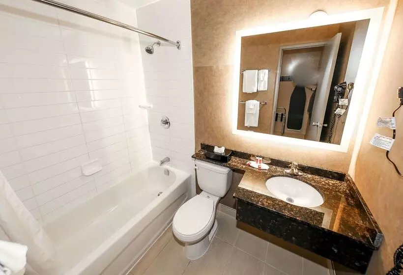 酒店 Howard Johnson By Wyndham Winnipeg West