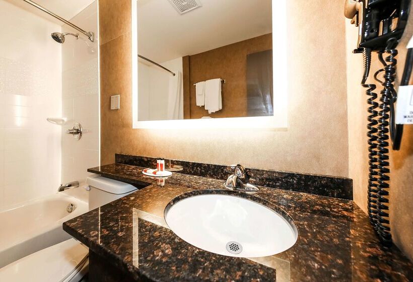 בית מלון כפרי Howard Johnson By Wyndham Winnipeg West