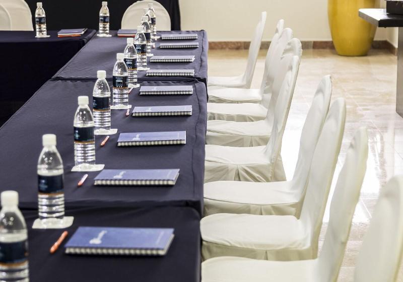 هتل Imperio De Angeles Executive Leon By Real De Minas Business Class