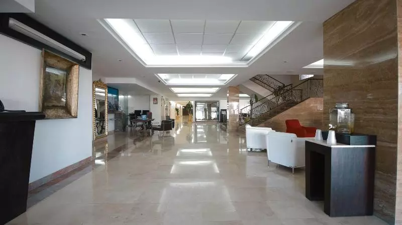 Отель Imperio De Angeles Executive Leon By Real De Minas Business Class