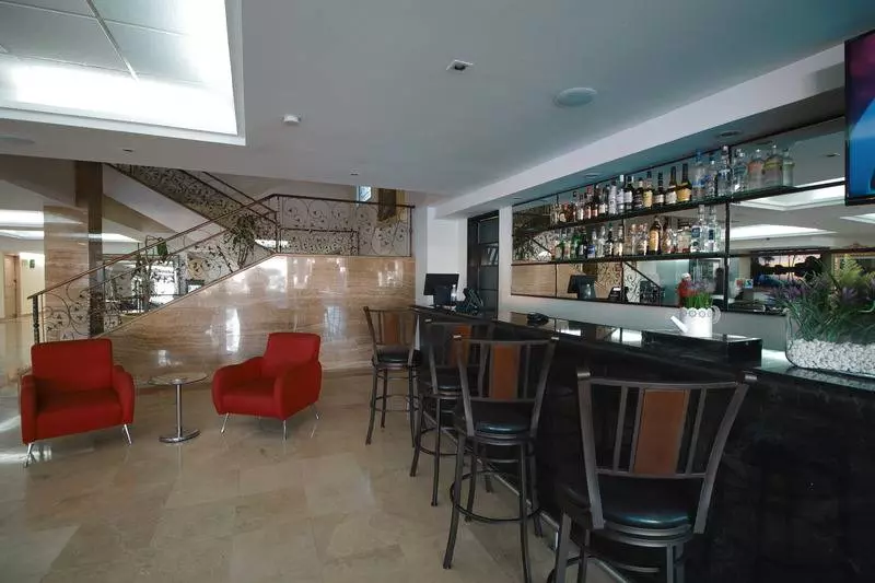 Отель Imperio De Angeles Executive Leon By Real De Minas Business Class