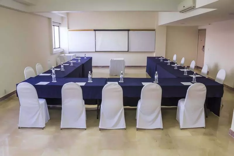 Отель Imperio De Angeles Executive Leon By Real De Minas Business Class