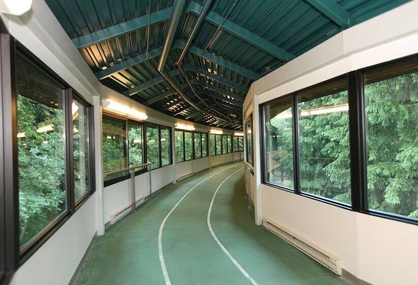 فندق Kingbridge Conference Centre &