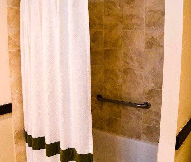 فندق Kingbridge Conference Centre &