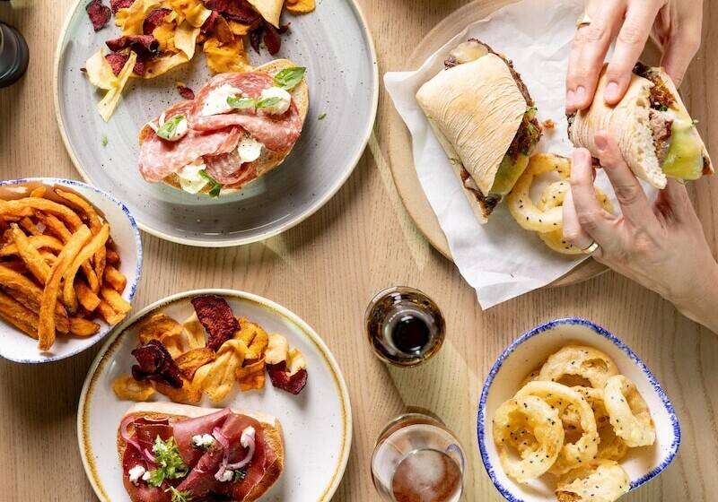 هتل Leonardo Cheltenham