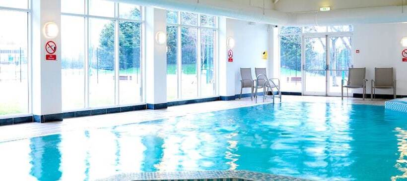 هتل Leonardo Cheltenham