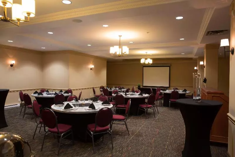 Radisson Hotel & Suites Fort Mcmurray