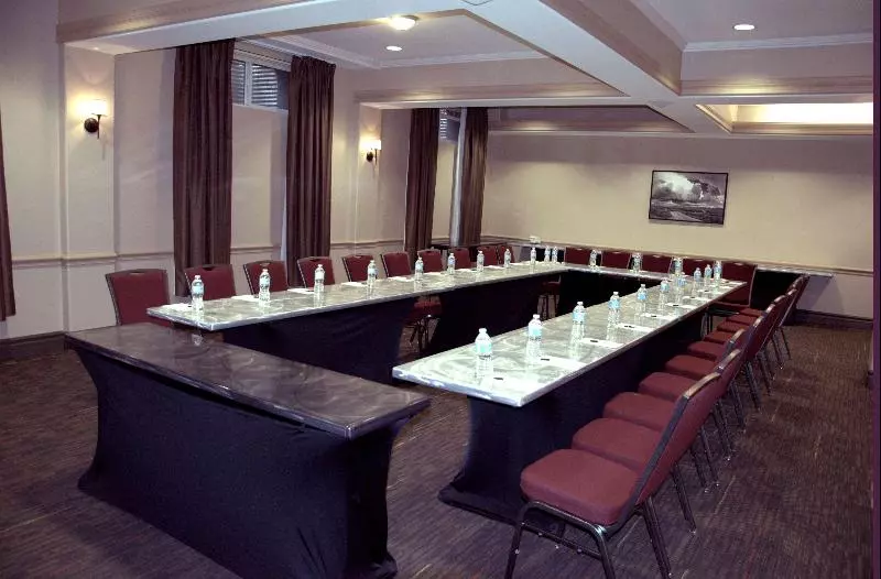 Radisson Hotel & Suites Fort Mcmurray