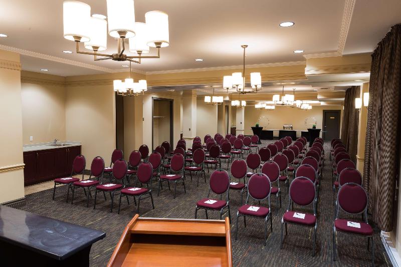 Radisson Hotel & Suites Fort Mcmurray