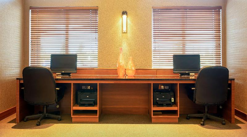 Radisson Hotel & Suites Fort Mcmurray