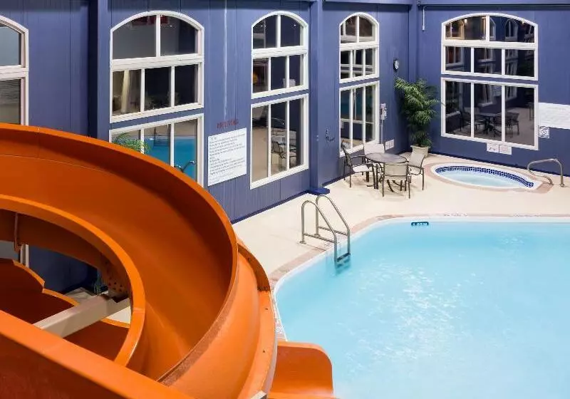 Radisson Hotel & Suites Fort Mcmurray