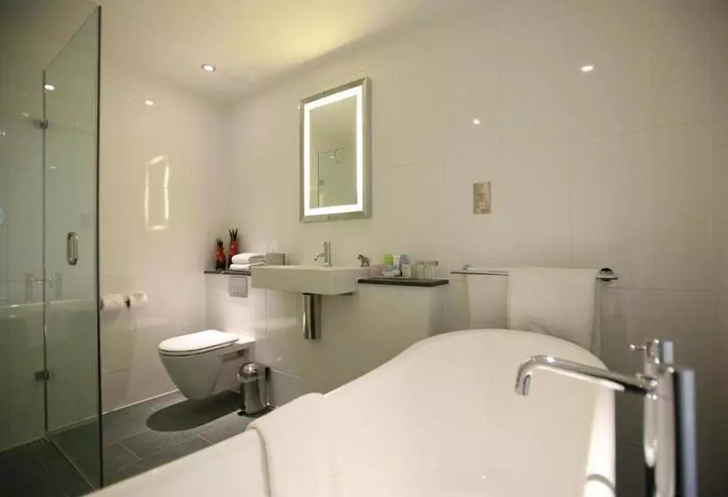 Отель Salthouse Harbour